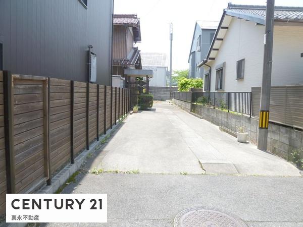 �O�ʓ��H�܂ތ��n�ʐ^ -