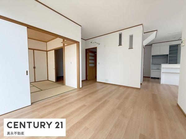 ���r���O -