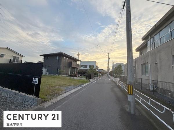 �O�ʓ��H�܂ތ��n�ʐ^ -