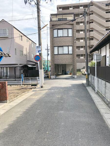 �O�ʓ��H�܂ތ��n�ʐ^ -