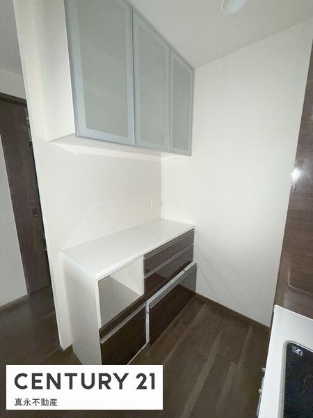 Lb` -
