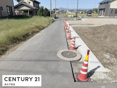 �O�ʓ��H�܂ތ��n�ʐ^ -