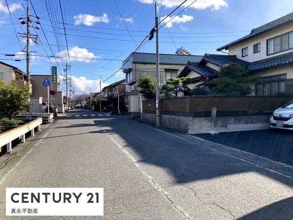 �O�ʓ��H�܂ތ��n�ʐ^ -