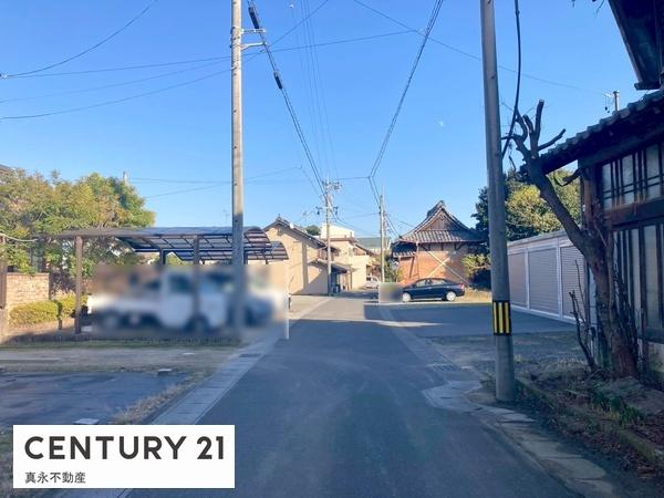 �O�ʓ��H�܂ތ��n�ʐ^ -