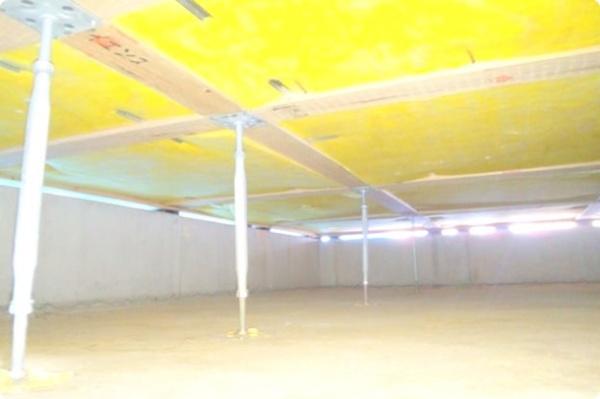  �u�����v�ƌĂ΂��x���ނɁA�T�r��V���A�����񂹕t���Ȃ��|���̏������̗p�B�]���i�ɔ�אM�����������A���S�̋��x�ō\�����x���܂��B�����Ԃ̎g�p�ł��������A���炸�A�����e�i���X���ɂ��D�ꂽ�f�ނł��B