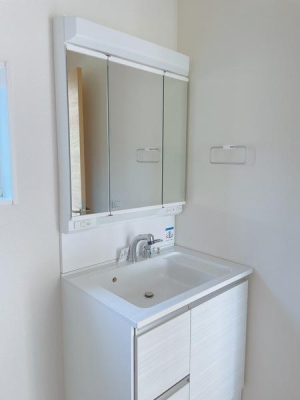 �����\�z�}(����) �~���[�L���r�l�b�g�i������~�߃q�[�^�[�t�j
�~���[���̓��������ׂĎ��[�X�y�[�X�ɂȂ��Ă��܂��B