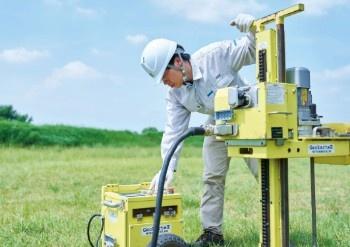  ��b���H�O�ɒn�Ւ�����Ђɂ��n�Ւ������s���܂��B�K�v�ɉ������A�n�Օ⋭�������{���A�s���������Ȃ��悤�΍���Ƃ��Ă���܂��B������s�������ɂ�鑹�Q���������ꍇ�ł��ۏ؂����邽�߈��S�ł��B