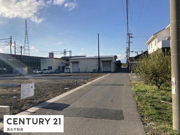 �O�ʓ��H�܂ތ��n�ʐ^ �ڂ�������������]�̕��͂��ГX���ւ��z�����������I