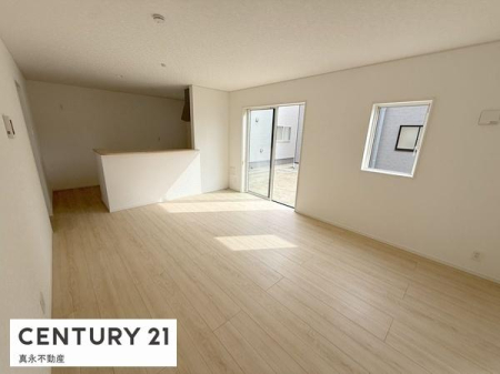 ���r���O ���R�ȕ������̐F�ŕ��͋C�����������Ă��܂�