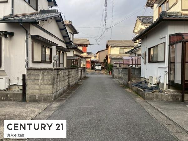 �O�ʓ��H�܂ތ��n�ʐ^ -