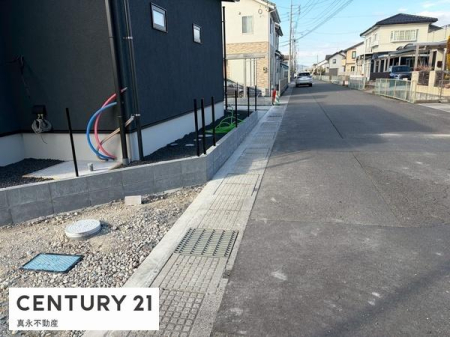 �O�ʓ��H�܂ތ��n�ʐ^ -