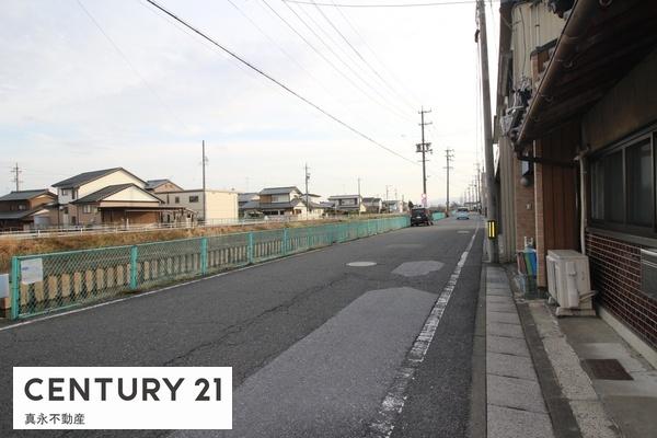 �O�ʓ��H�܂ތ��n�ʐ^ -