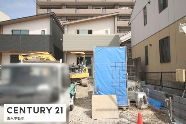 �O�ʓ��H�܂ތ��n�ʐ^ -