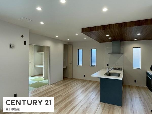 ���r���O ���R�ȕ������̐F�ŕ��͋C�����������Ă��܂�