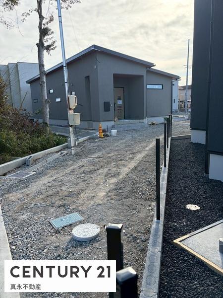 �O�ʓ��H�܂ތ��n�ʐ^ -