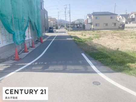 �O�ʓ��H�܂ތ��n�ʐ^ -