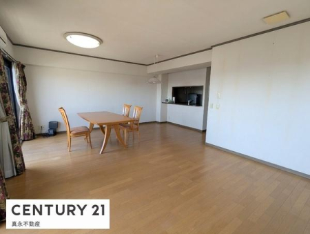 ���r���O -