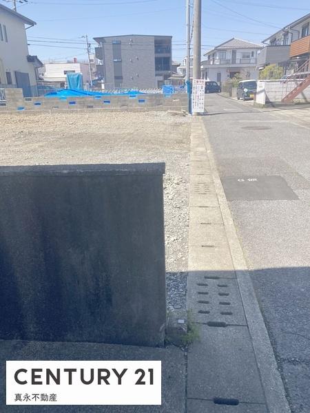 �O�ʓ��H�܂ތ��n�ʐ^ -