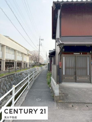 �O�ʓ��H�܂ތ��n�ʐ^ -