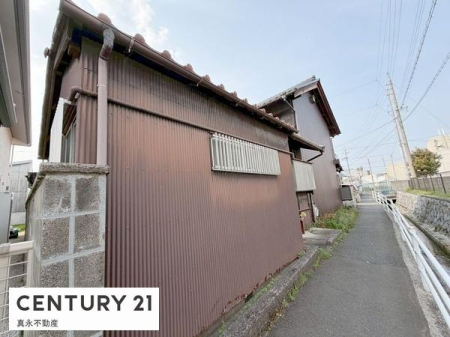 �O�ʓ��H�܂ތ��n�ʐ^ -