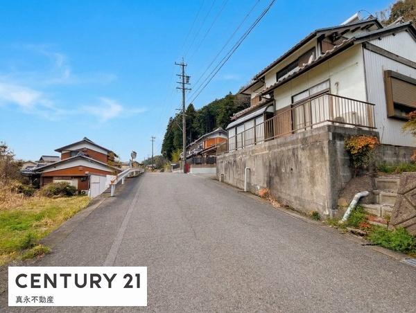 �O�ʓ��H�܂ތ��n�ʐ^ -