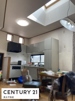 ���r���O -