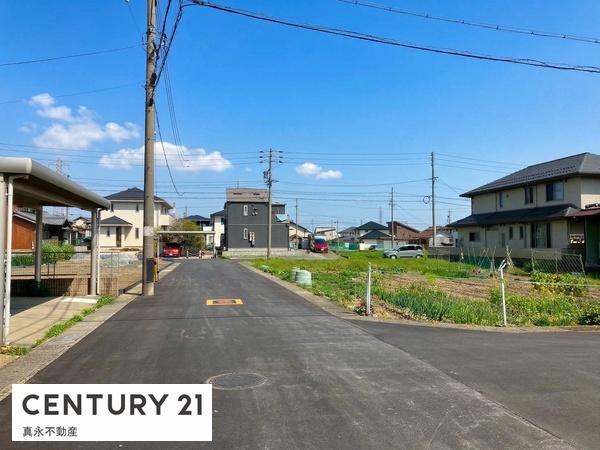 �O�ʓ��H�܂ތ��n�ʐ^ -