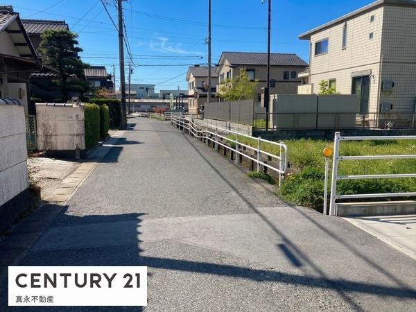 �O�ʓ��H�܂ތ��n�ʐ^ -