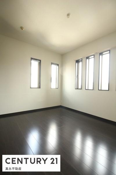 �m�� -